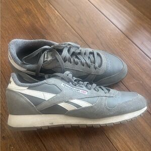 Reebok Men's Gray and White Sneakers